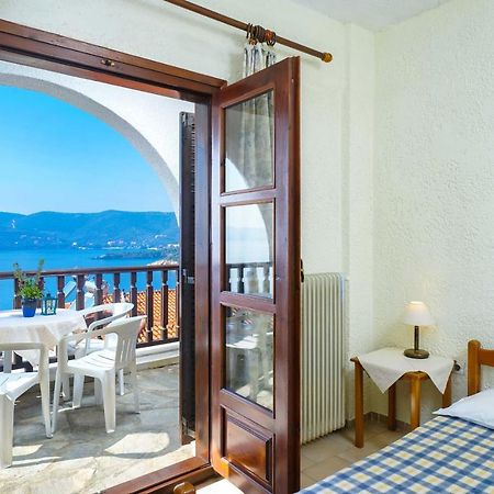 Kritikos Apartments Pirgadikia Exterior foto