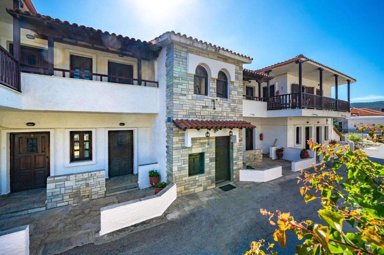Kritikos Apartments Pirgadikia Exterior foto