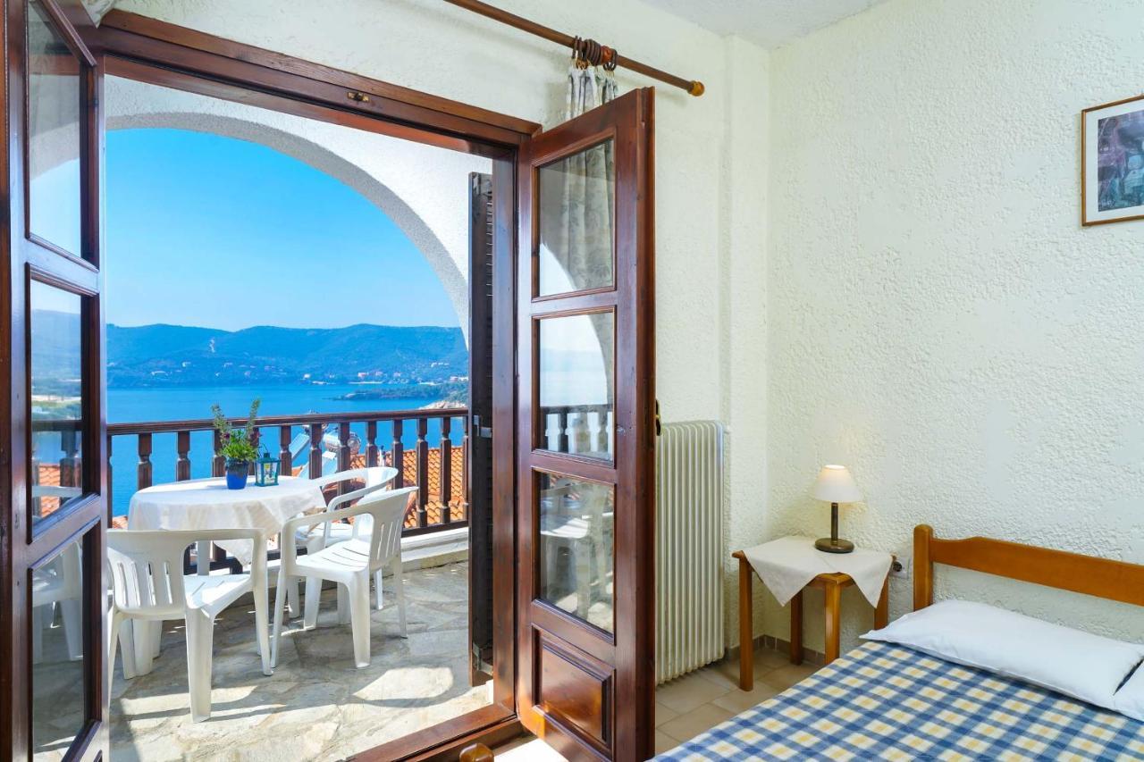 Kritikos Apartments Pirgadikia Exterior foto