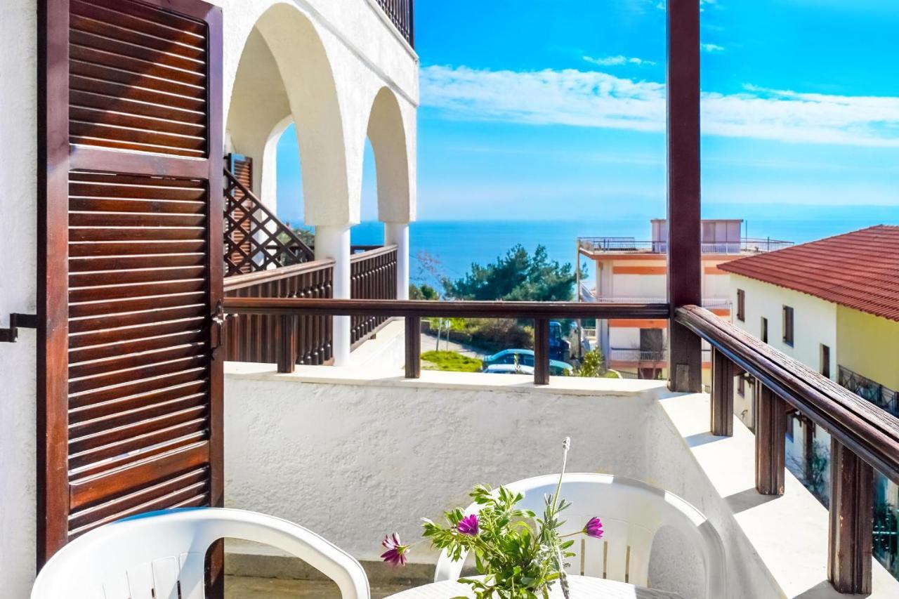 Kritikos Apartments Pirgadikia Exterior foto