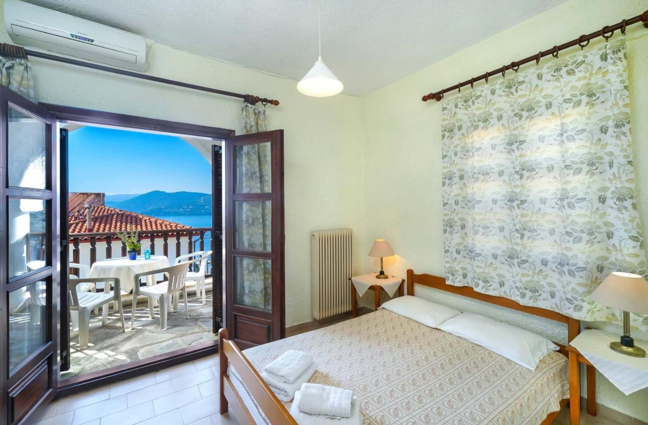 Kritikos Apartments Pirgadikia Exterior foto